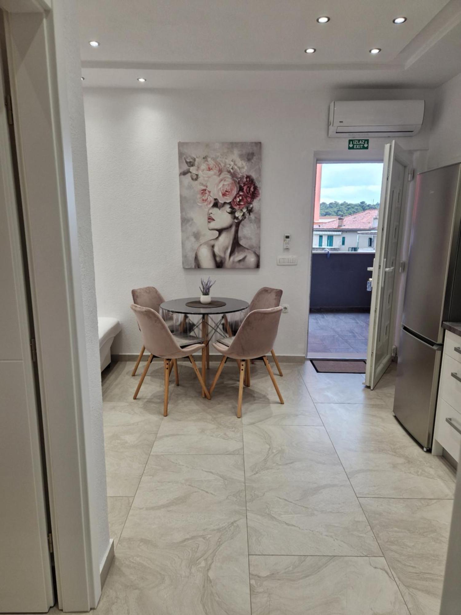 Apartmani Lavanda Centar Макарска Экстерьер фото